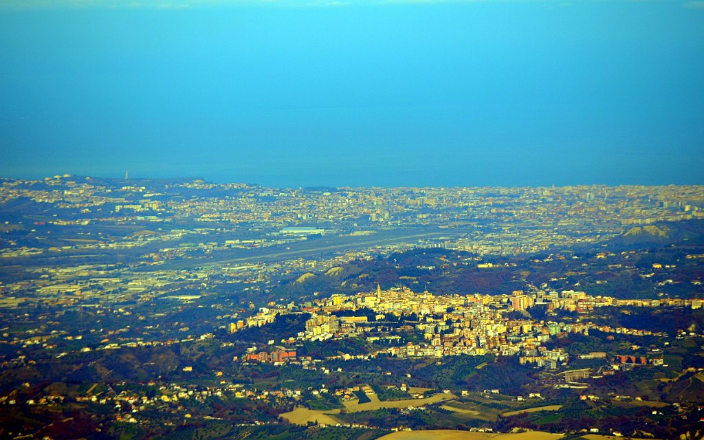 12 Mirella Guarnieri - Panorama Abruzzese visto dalla Maiella.JPG